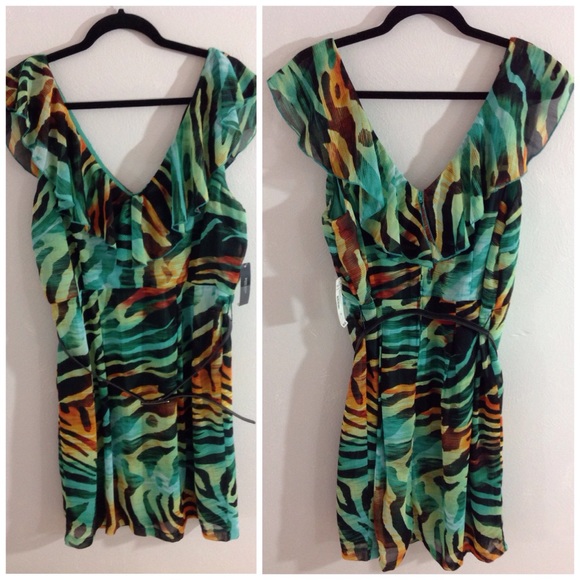 Dress - Picture 7 of 7